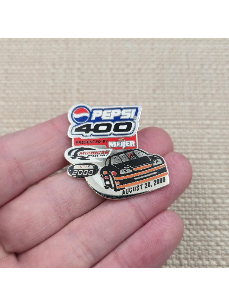 2000 Pepsi 400 Nascar Pin  Michigan International Speedway August 20 2000 A7584
